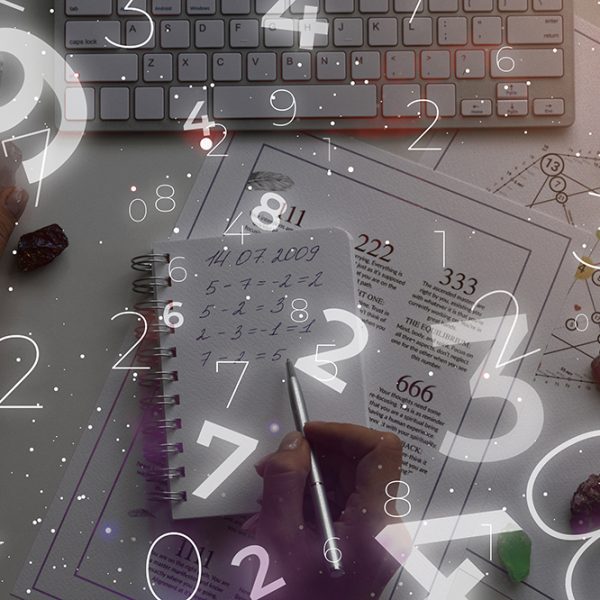 ung-dung-64-que-kinh-dich-trong-du-bao-du-doan