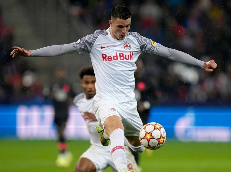 Red Bull Salzburg là môi trường quan trọng giúp Benjamin Šeško phát triển kỹ năng và từng bước khẳng định tài năng.